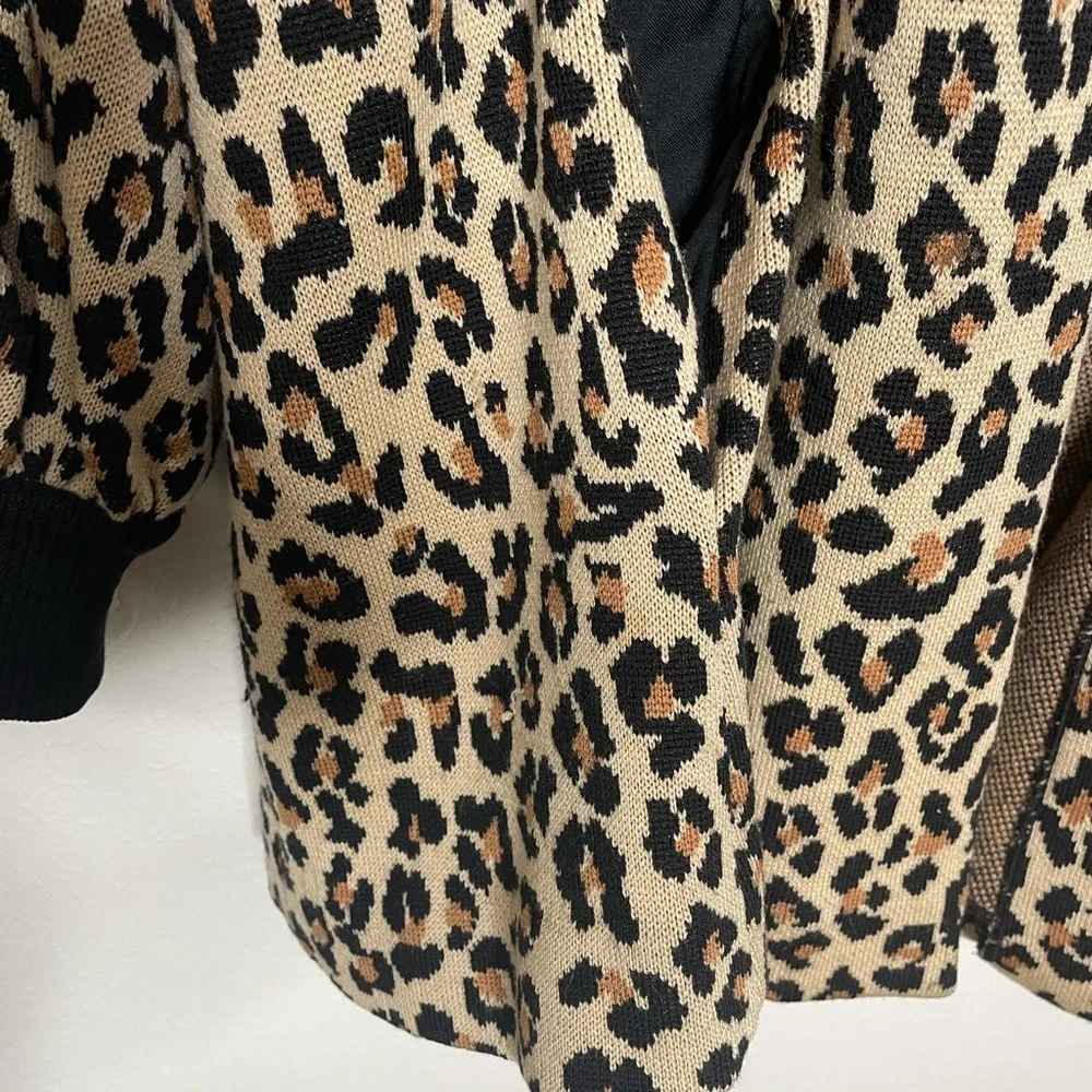St. John Separates Leopard Button down Sweater‎ Coat